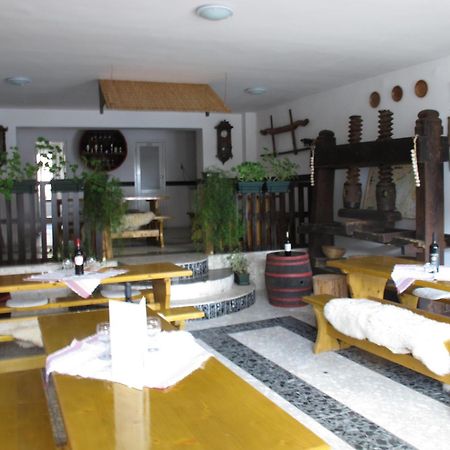 Retro Panzio Bed and Breakfast Pécs Exteriör bild