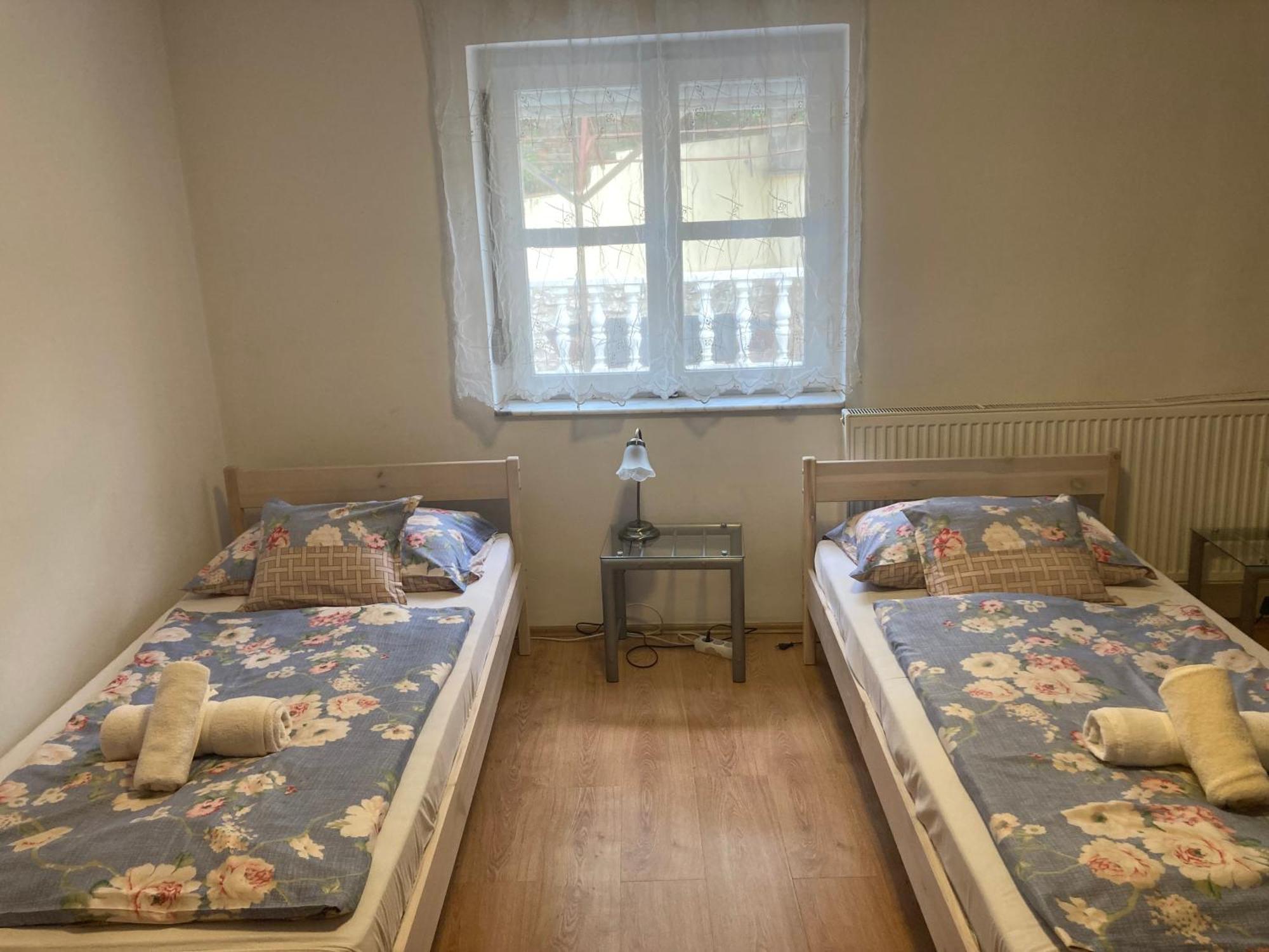 Retro Panzio Bed and Breakfast Pécs Exteriör bild
