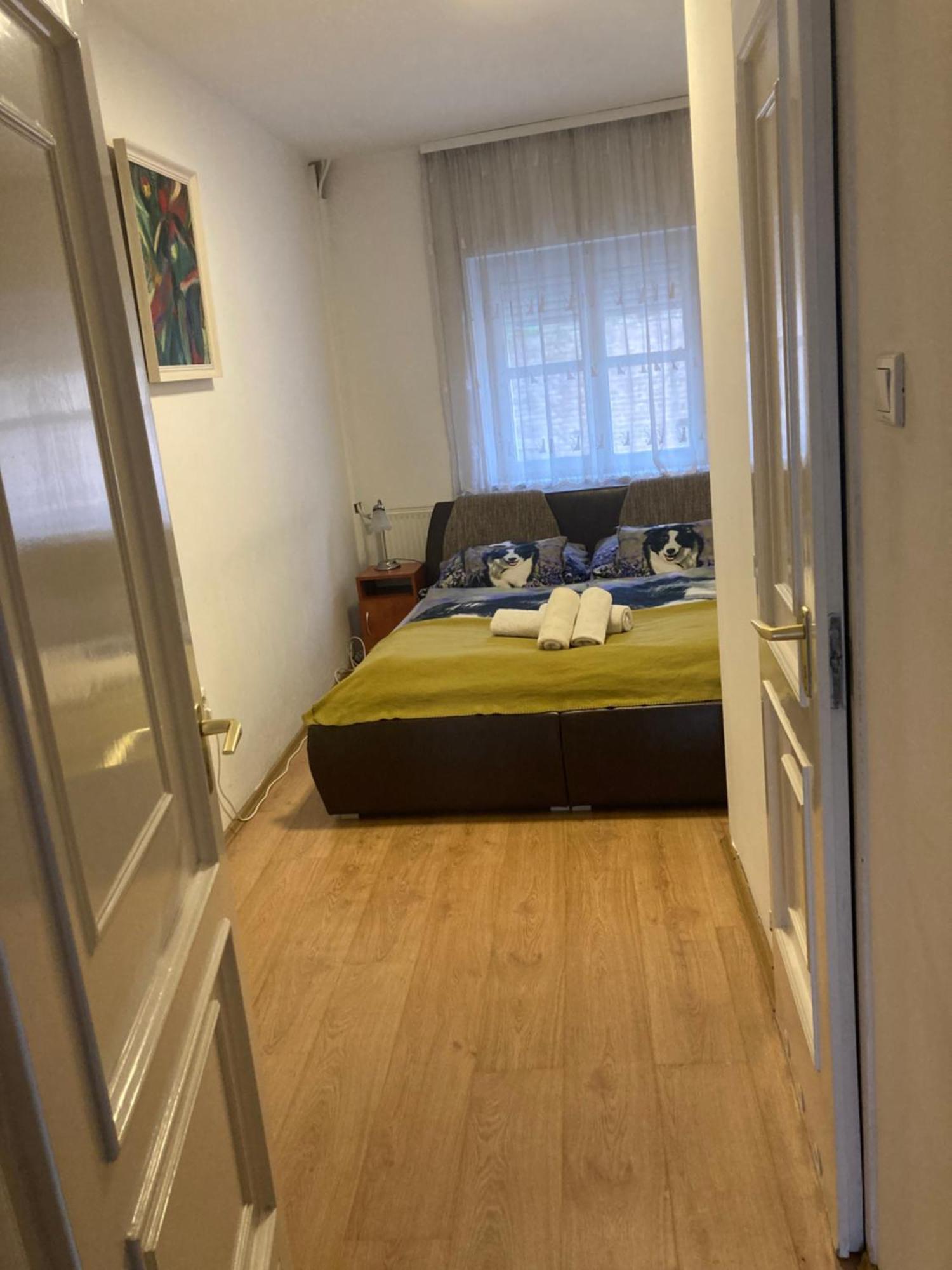 Retro Panzio Bed and Breakfast Pécs Exteriör bild